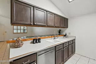 977 W Lockwood Ln, Tucson, AZ 85704 - Photo 11