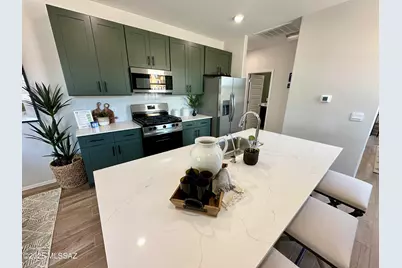 10454 W Thetford Lane, Marana, AZ 85653 - Photo 11