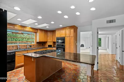 1435 E Indian Wells Road, Tucson, AZ 85718 - Photo 15