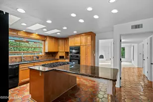 1435 E Indian Wells Rd, Tucson, AZ 85718 - Photo 15