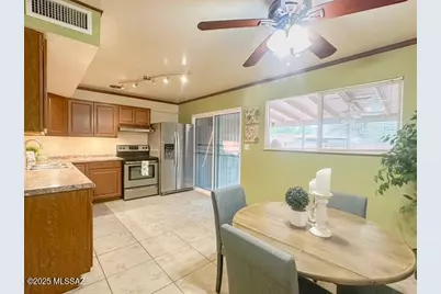 8160 E Broadway Boulevard #J-4, Tucson, AZ 85710 - Photo 9
