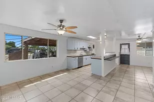 7811 E Clarence Pl, Tucson, AZ 85715 - Photo 9