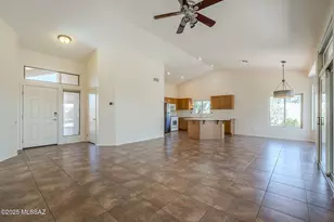 1781 E Redstart Rd, Green Valley, AZ 85614 - Photo 13