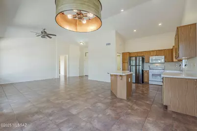 1781 E Redstart Road, Green Valley, AZ 85614 - Photo 7