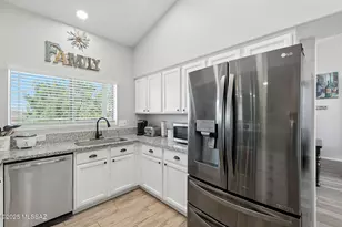 9469 N Crestone Dr, Tucson, AZ 85742 - Photo 17