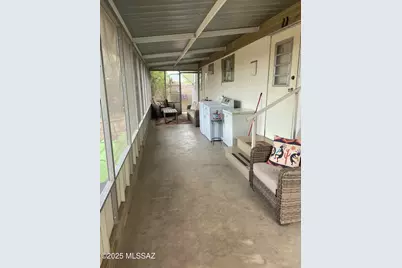 557 E Hillcrest Drive, Benson, AZ 85602 - Photo 11