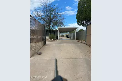 557 E Hillcrest Drive, Benson, AZ 85602 - Photo 13