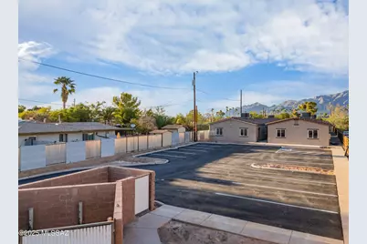 4061 E Monte Vista Drive, Tucson, AZ 85712 - Photo 9