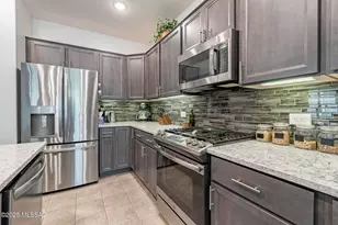 1190 Broken Hills Dr, Green Valley, AZ 85614 - Photo 9