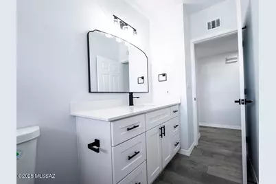 5221 E Hawthorne Place, Tucson, AZ 85711 - Photo 9