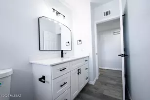 5221 E Hawthorne Pl, Tucson, AZ 85711 - Photo 9