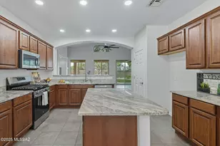 10678 E Placita Guajira, Tucson, AZ 85730 - Photo 3