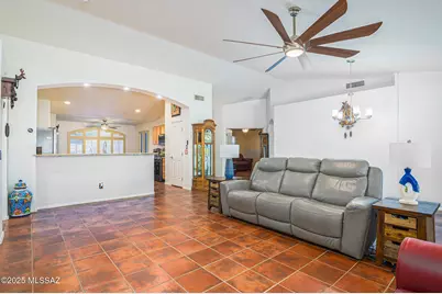 1329 N Sun Catcher Way, Green Valley, AZ 85614 - Photo 5