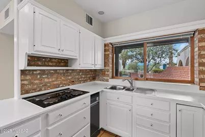 641 S Los Diamantes, Green Valley, AZ 85614 - Photo 9