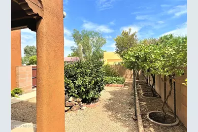 10369 E Roylstons Lane, Tucson, AZ 85747 - Photo 25
