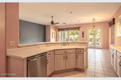 13712 N Holly Grape Drive, Marana, AZ 85658 - Photo 17