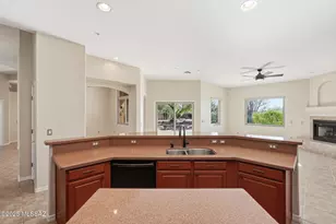 908 E Sawmill Canyon Pl, Green Valley, AZ 85614 - Photo 13