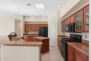 908 E Sawmill Canyon Pl, Green Valley, AZ 85614 - Photo 11