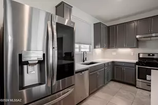 8757 E Pebble Stone Ln, Tucson, AZ 85730 - Photo 5