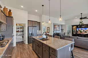 2605 E Josephine View Dr, Green Valley, AZ 85614 - Photo 11