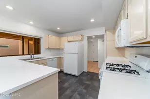 1629 E Broken Bow Way, Oro Valley, AZ 85755 - Photo 11