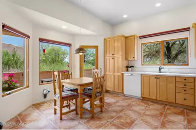 835 W Waterview Drive, Green Valley, AZ 85614 - Photo 9