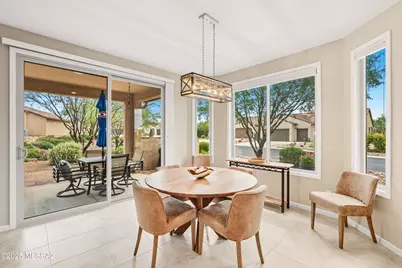 2428 E Canyon Crossing Drive, Green Valley, AZ 85614 - Photo 17