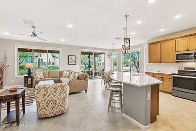 2428 E Canyon Crossing Drive, Green Valley, AZ 85614 - Photo 11