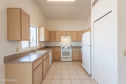 8955 E Weyburn Drive, Tucson, AZ 85730 - Photo 15