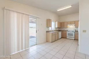 8955 E Weyburn Dr, Tucson, AZ 85730 - Photo 17