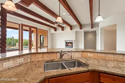 1547 S Walnut Spring Place, Green Valley, AZ 85614 - Photo 9