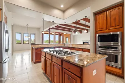 1547 S Walnut Spring Place, Green Valley, AZ 85614 - Photo 5