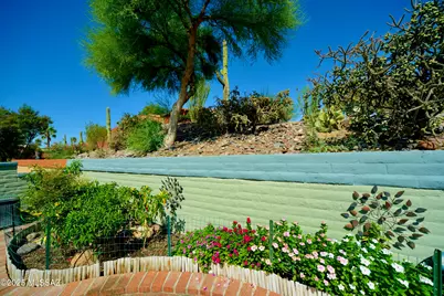 1360 W Camino Alicante, Green Valley, AZ 85622 - Photo 15