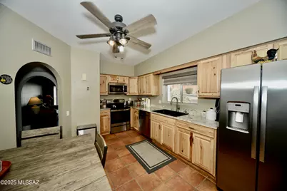 1360 W Camino Alicante, Green Valley, AZ 85622 - Photo 5