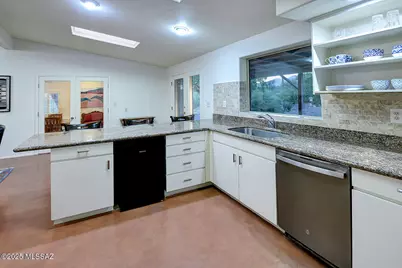 2702 N Golden West Avenue, Tucson, AZ 85749 - Photo 9