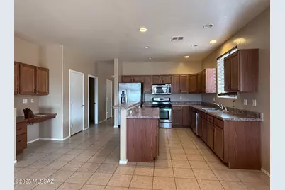 1569 W Cottonwood Bluffs Drive, Benson, AZ 85602 - Photo 3