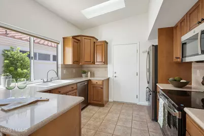 2199 E Jonquil Street, Oro Valley, AZ 85755 - Photo 1