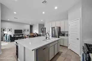 10328 N Desert Tea Dr, Marana, AZ 85653 - Photo 9