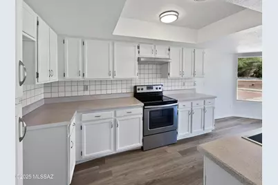 10071 E Nicaragua Lane, Tucson, AZ 85730 - Photo 9
