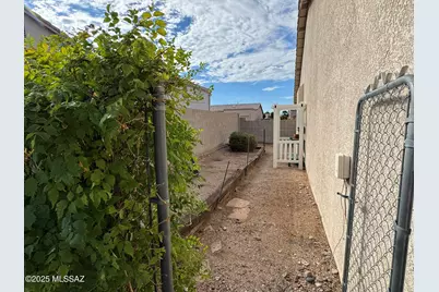 8611 E Louhelen Way, Tucson, AZ 85747 - Photo 25