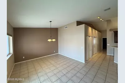 8611 E Louhelen Way, Tucson, AZ 85747 - Photo 15