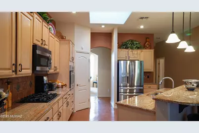 68 E Sunridge Place, Oro Valley, AZ 85737 - Photo 15