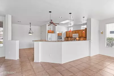 9518 N Twinkling Shadows Way, Tucson, AZ 85743 - Photo 9