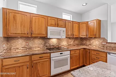 9518 N Twinkling Shadows Way, Tucson, AZ 85743 - Photo 17
