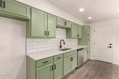 7081 E Calle Betelgeux, Tucson, AZ 85710 - Photo 17