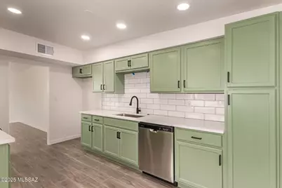 7081 E Calle Betelgeux, Tucson, AZ 85710 - Photo 1