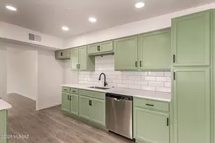 7081 E Calle Betelgeux, Tucson, AZ 85710 - Photo 1