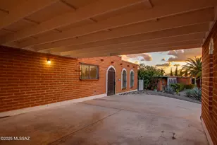 8724 E Kenyon Dr, Tucson, AZ 85710 - Photo 33