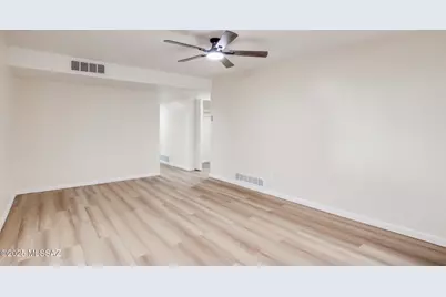 8724 E Kenyon Drive, Tucson, AZ 85710 - Photo 13