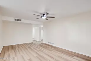 8724 E Kenyon Dr, Tucson, AZ 85710 - Photo 13